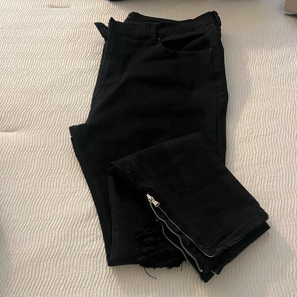 Black Distressed Fashion Nova Men’s Jeans